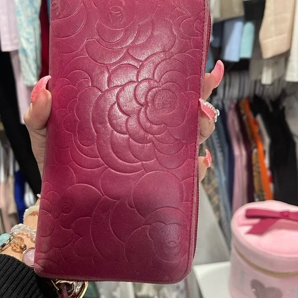 CHANEL Fuchsia Floral Embossed Wallet - Picture 8 of 16